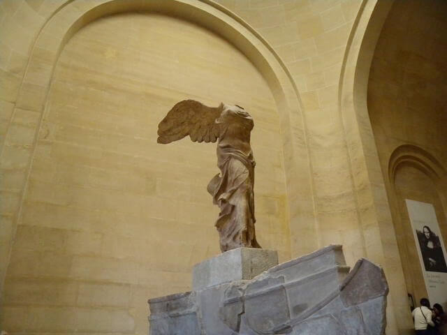 パリ旅行で行きたい定番スポット：ルーヴル美術館